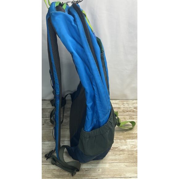 PATAGONIA FUEGO 32L Hiking Camping Backpack Day Hike Teal Navy - Picture 3 of 16